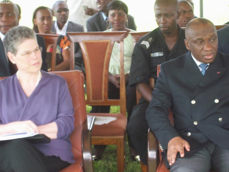 Coopération: Les Etats-unis offrent pour 7.721.300 FCfa de carburant pour renforcer les capacités opérationnelles de la Pharmacie de la santé publique (PSP)